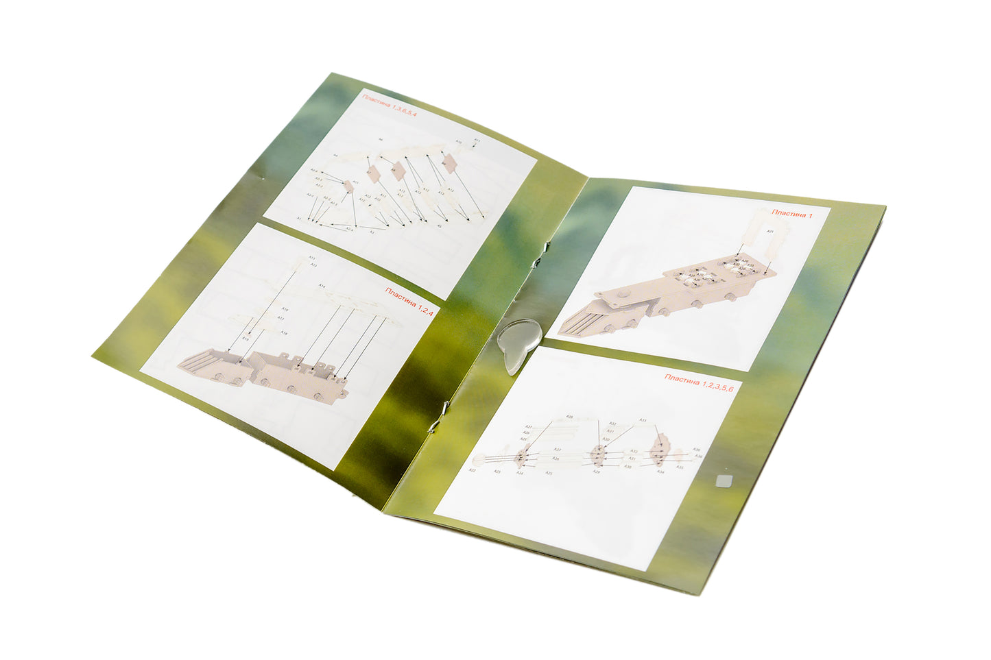 Classic Steam Train – Wooden 3D Model Kit (231 Pieces)