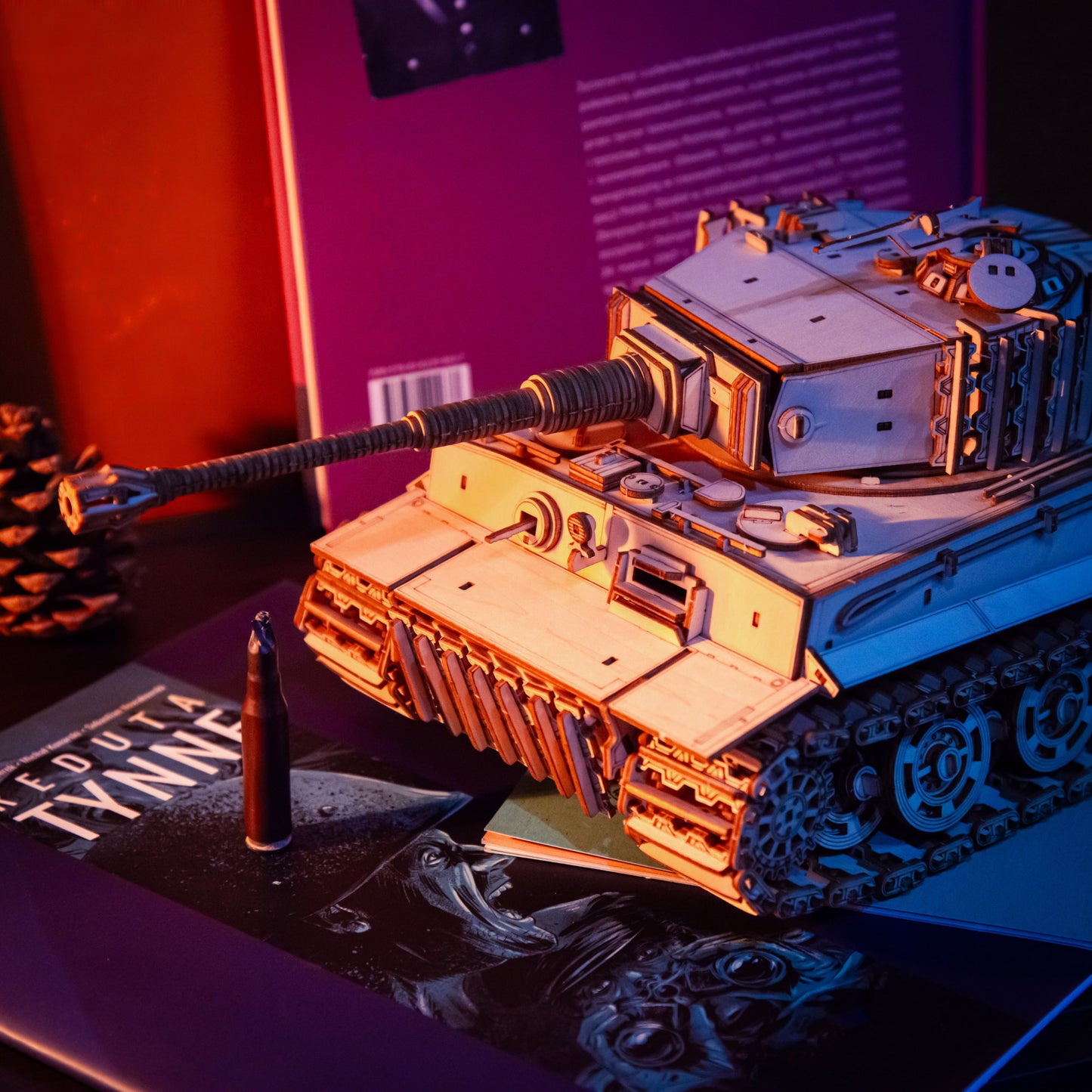 World of Tanks - 3D Wooden puzzle - Tiger M1 Tank