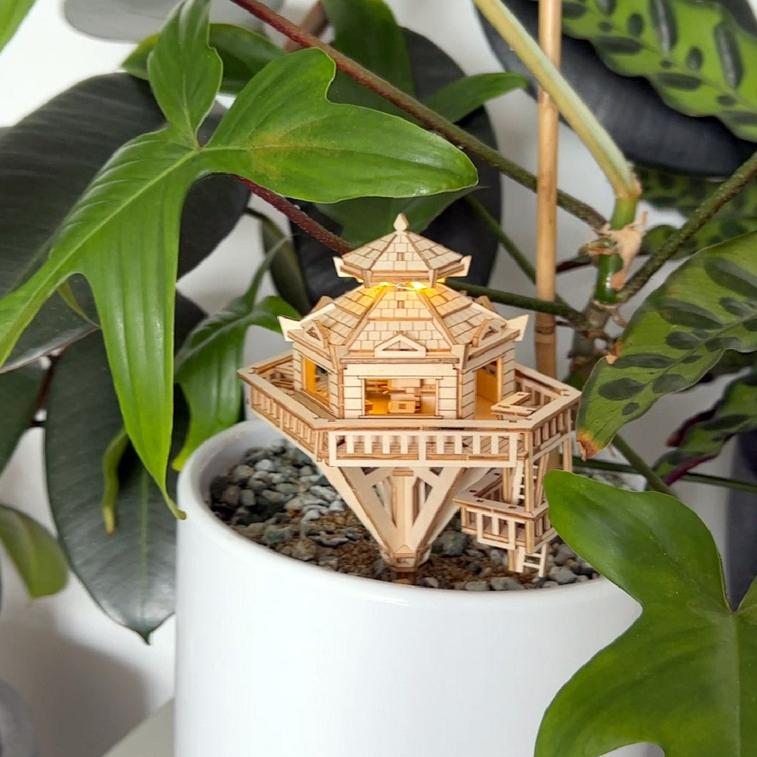 Tiny Treehouses - Woodland Outpost