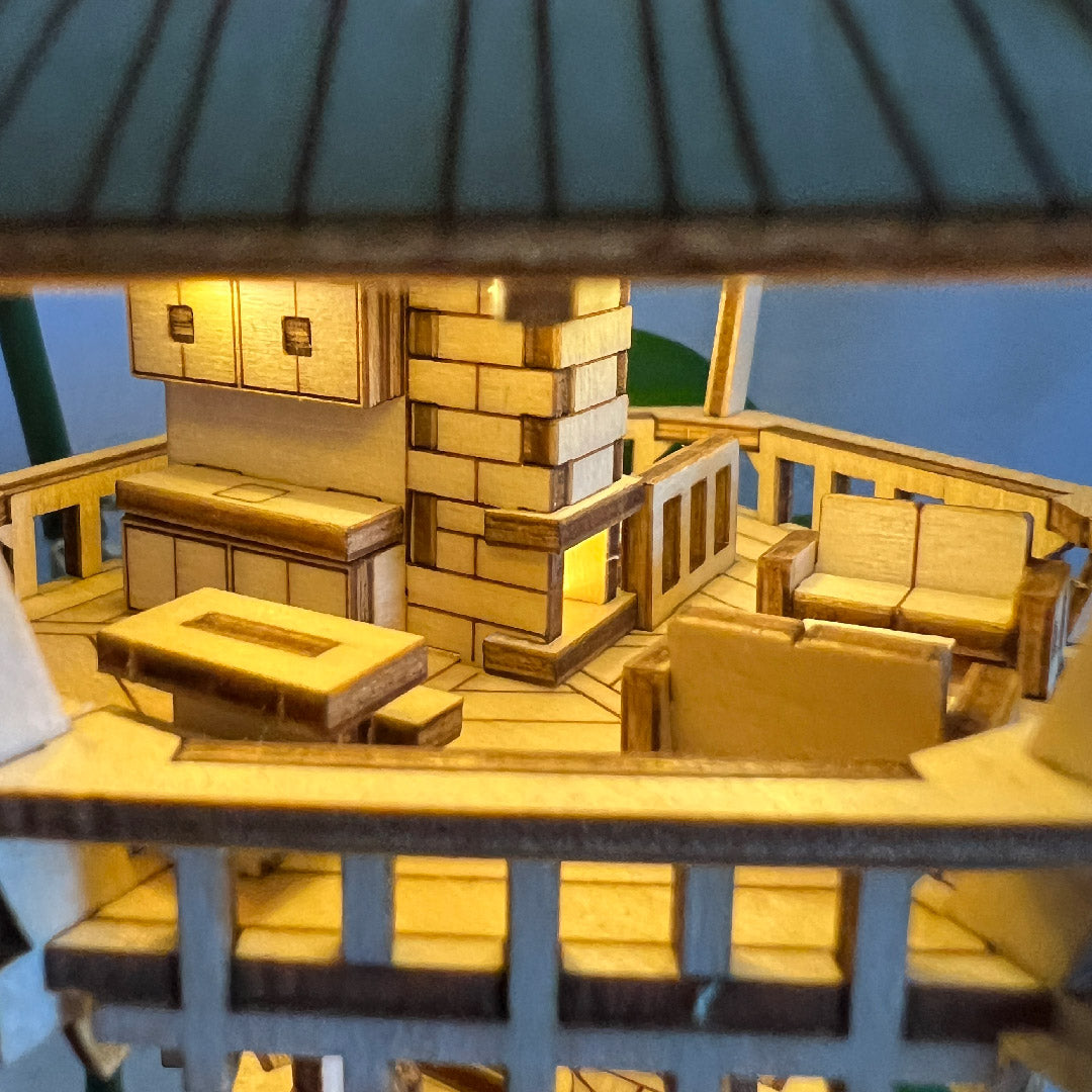 Tiny Treehouses - Treetop Hideaway