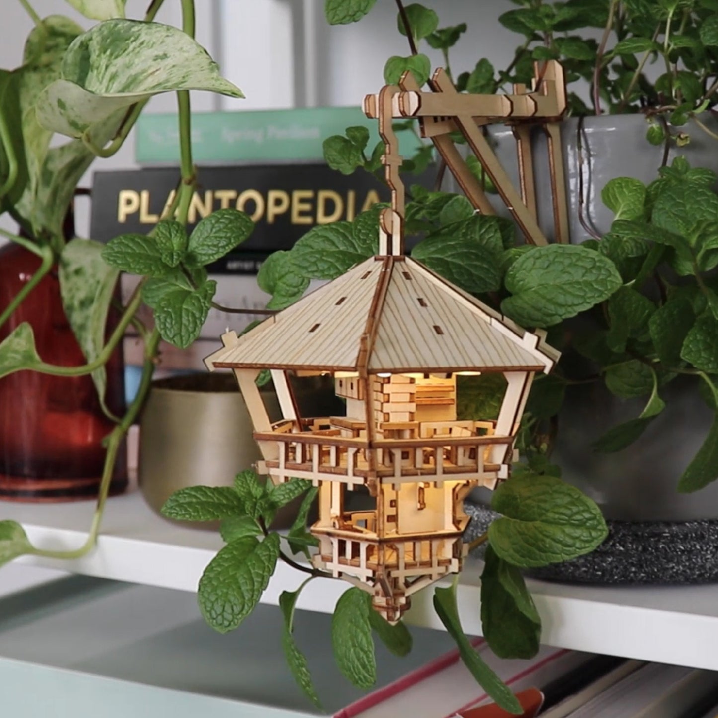 Tiny Treehouses - Treetop Hideaway
